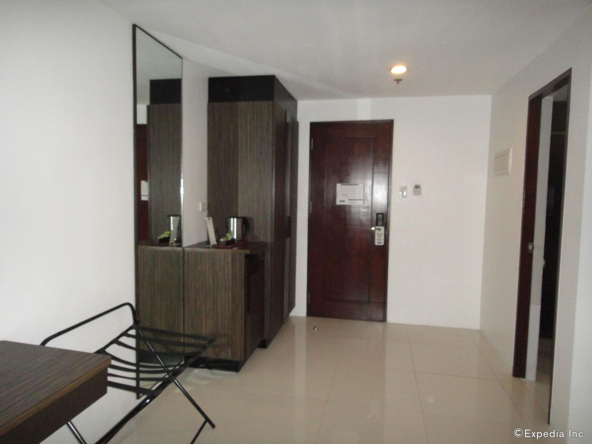 Cityscape Hotel Mandaue Bagian luar foto