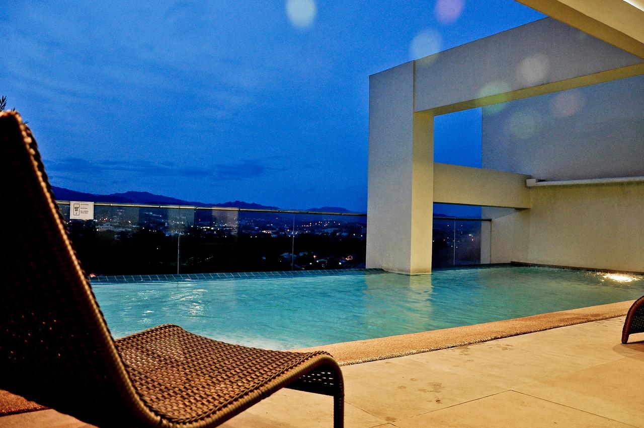 Cityscape Hotel Mandaue Bagian luar foto