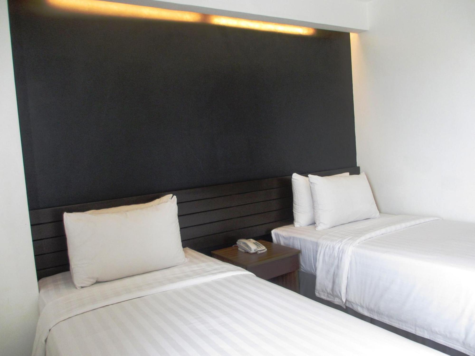 Cityscape Hotel Mandaue Bagian luar foto