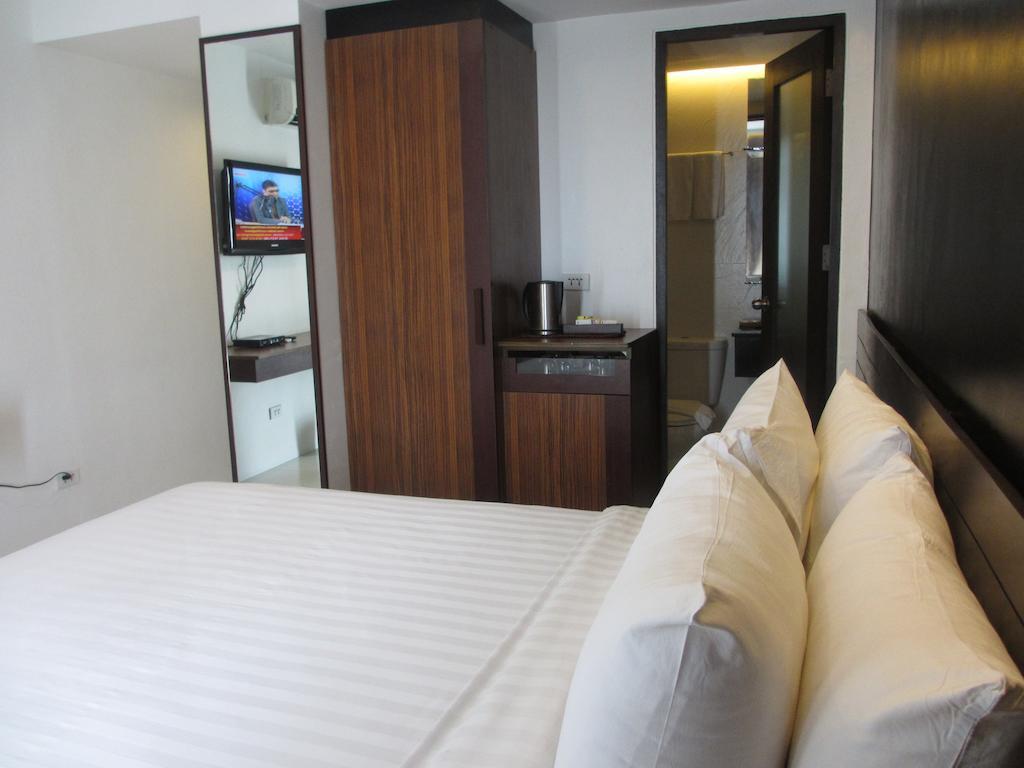 Cityscape Hotel Mandaue Bagian luar foto