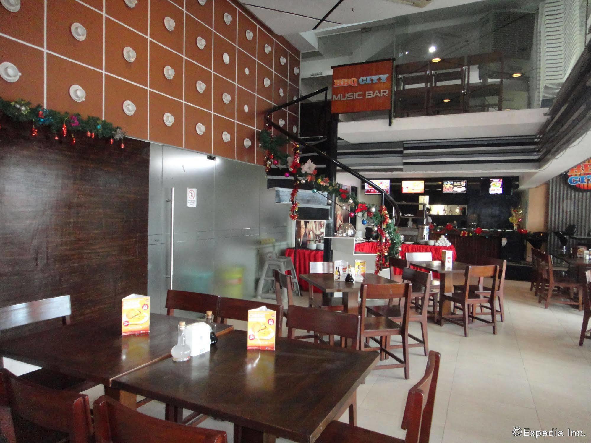 Cityscape Hotel Mandaue Bagian luar foto