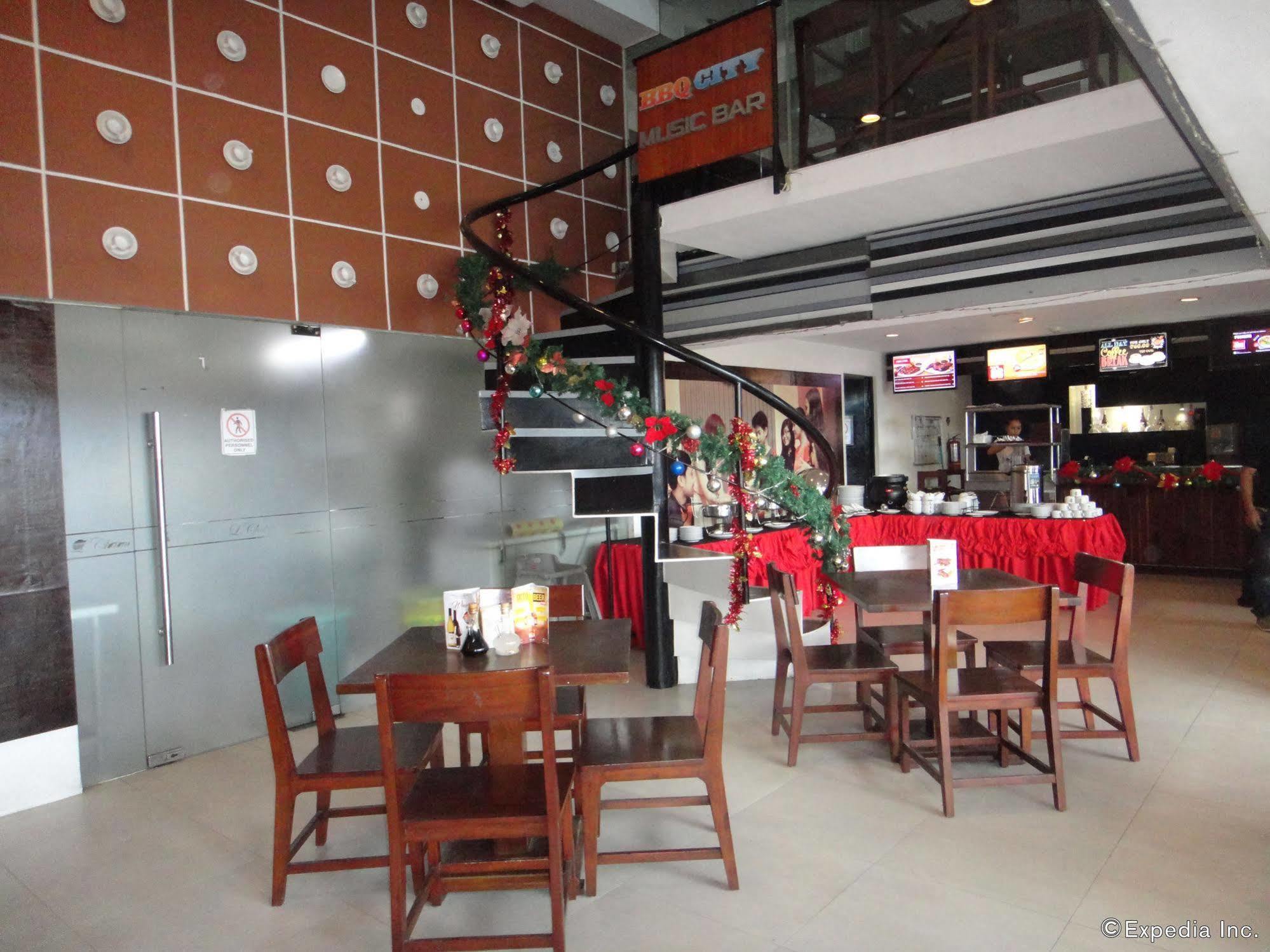 Cityscape Hotel Mandaue Bagian luar foto